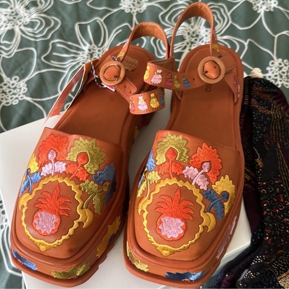 RARE NIB FARM Rio | Antwerp Platform Shoe | 10 - Picture 6 of 15